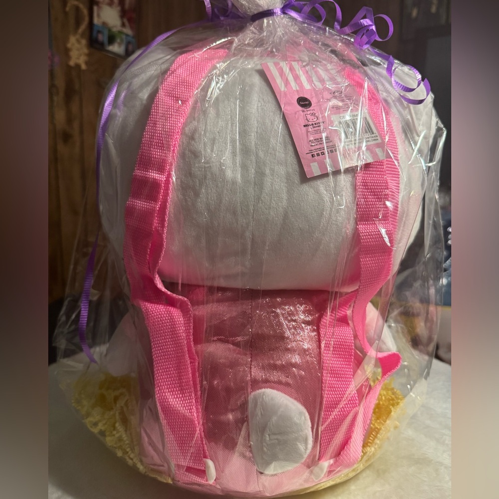 Hello Kitty backpack - Picture 2 of 3
